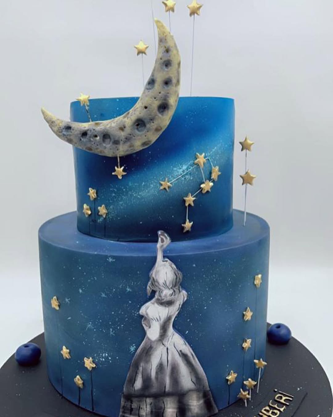 Novelty handbag design cake