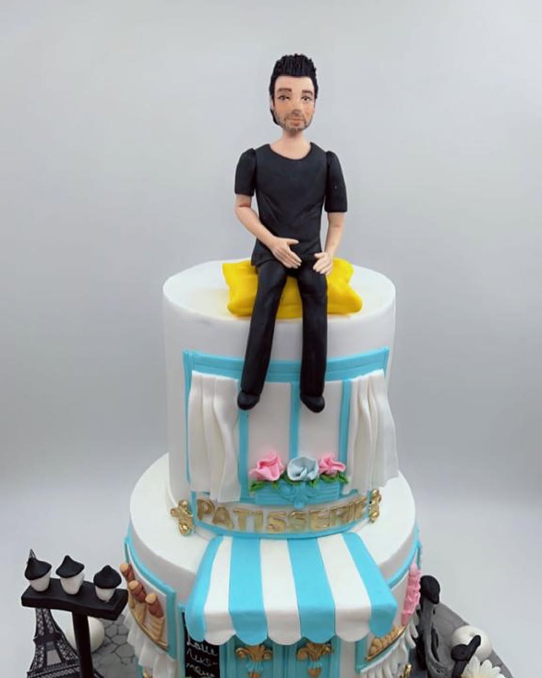 Novelty handbag design cake